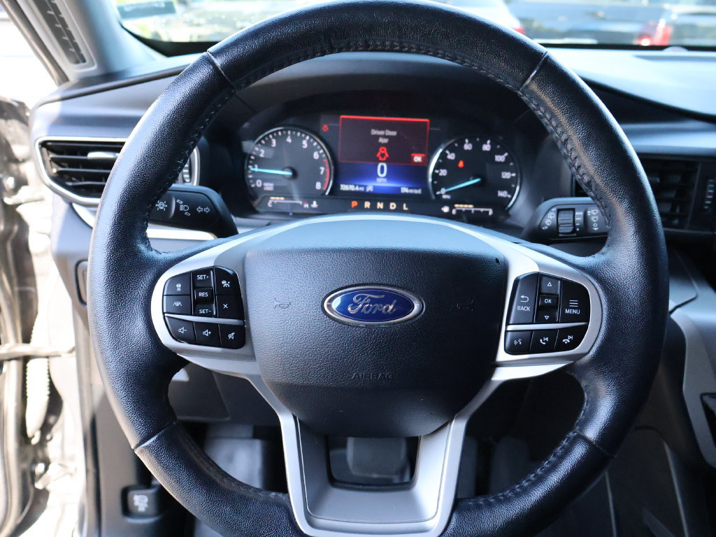 Used 2021 Ford Explorer XLT w/ Equipment Group 202A AWD/4WD image 31