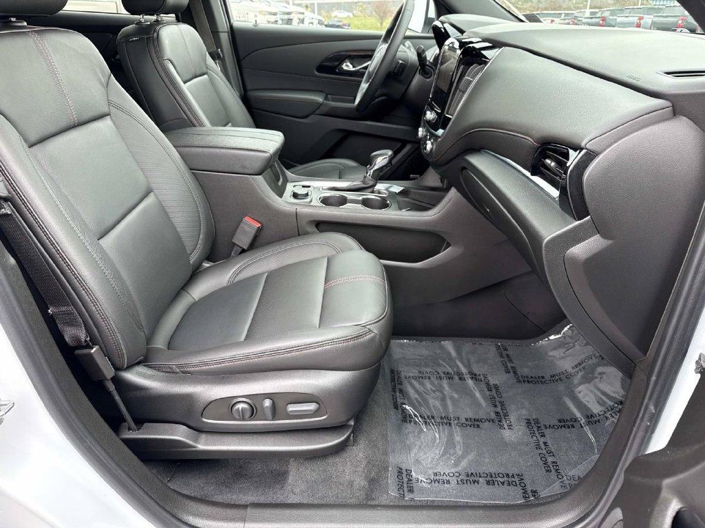 Used 2023 Chevrolet Traverse RS w/ LPO, Floor Liner Package AWD/4WD image 20