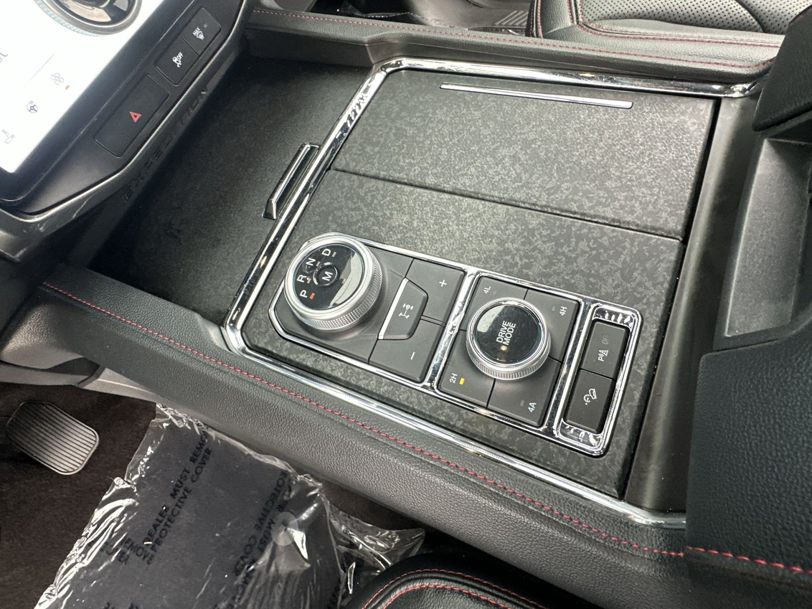 Used 2023 Ford Expedition Limited AWD/4WD image 30