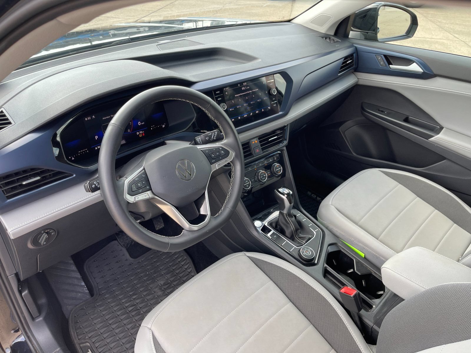 Used 2024 Volkswagen Taos SE AWD/4WD image 10