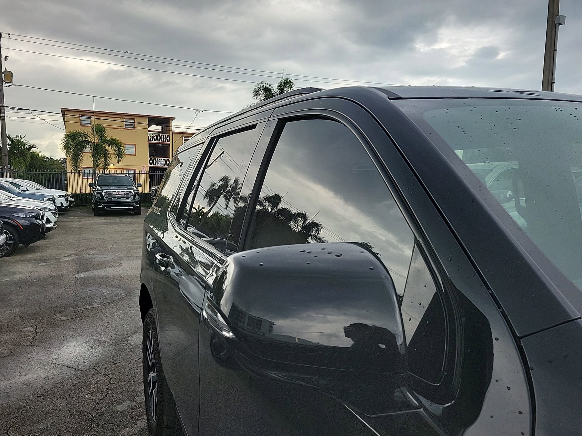 Used 2024 GMC Yukon AT4 w/ AT4 Premium Package image 9