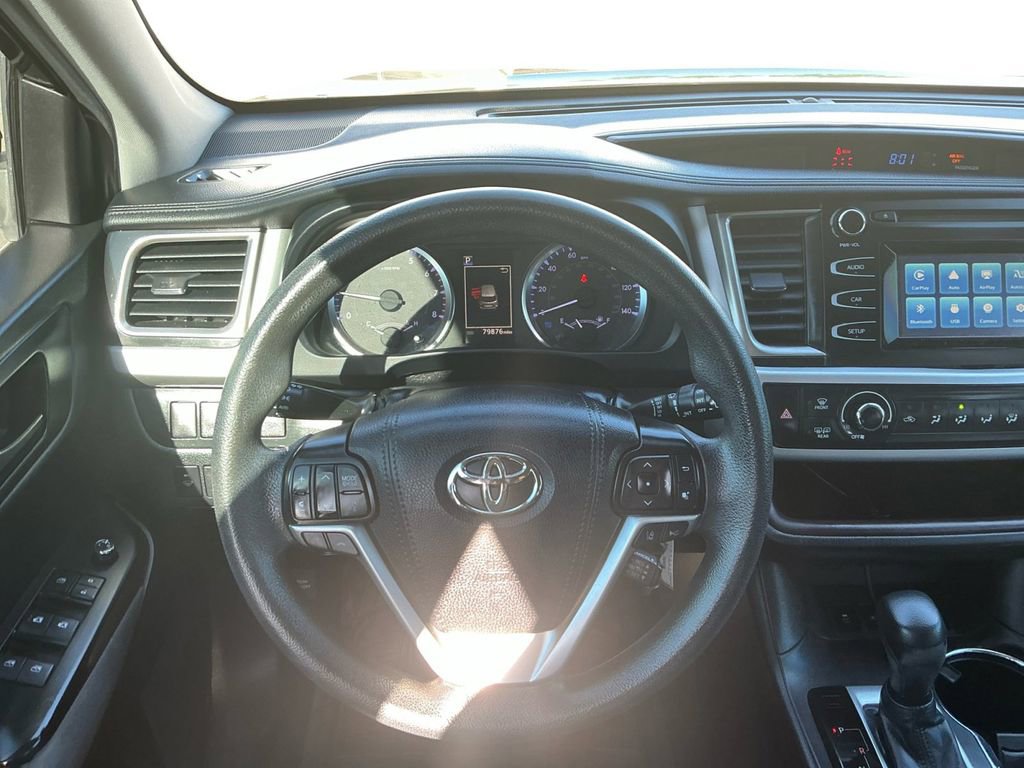 Used 2019 Toyota Highlander LE FWD image 18