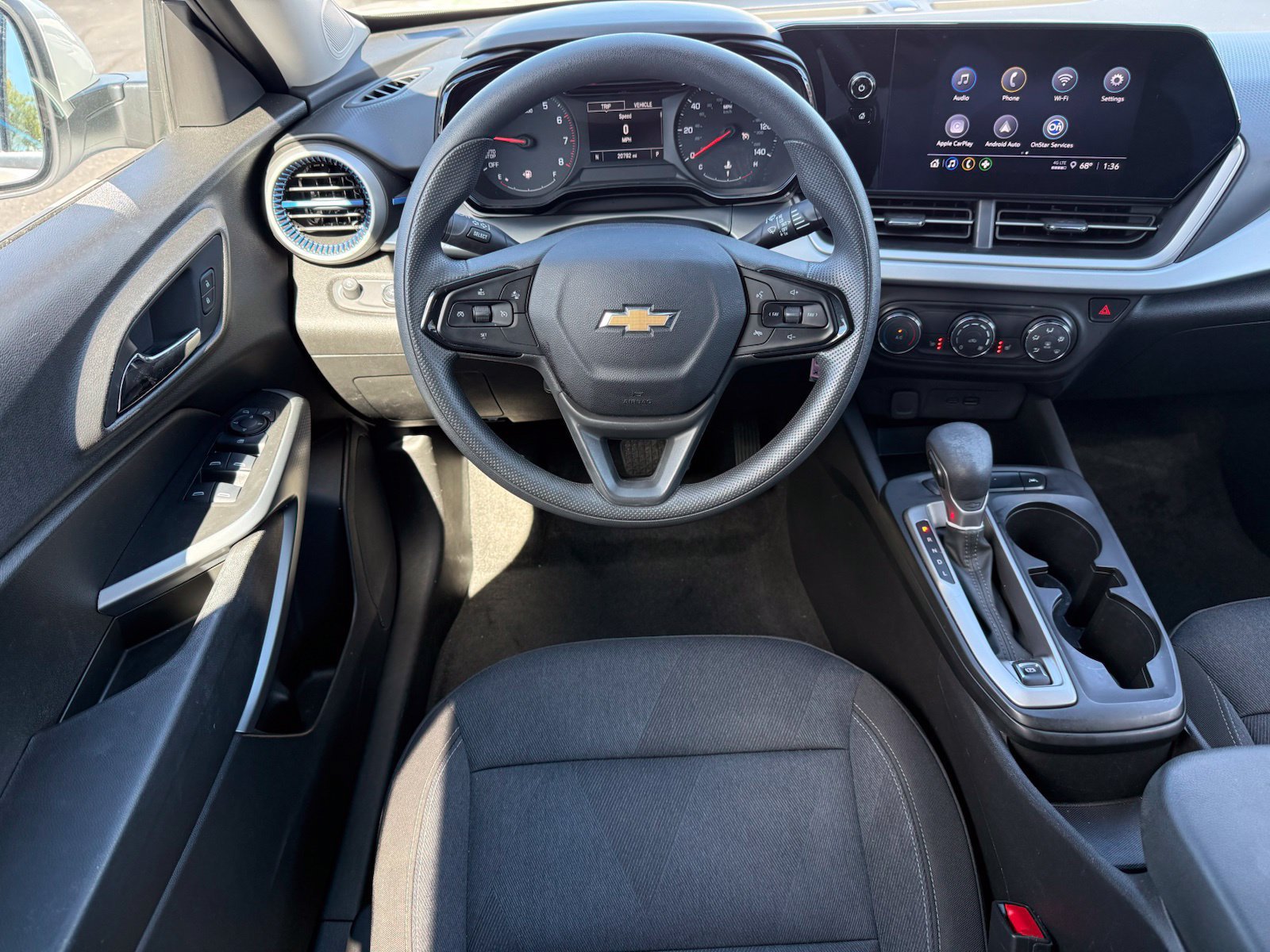 Used 2025 Chevrolet Trax LS w/ LS Convenience Package FWD image 26