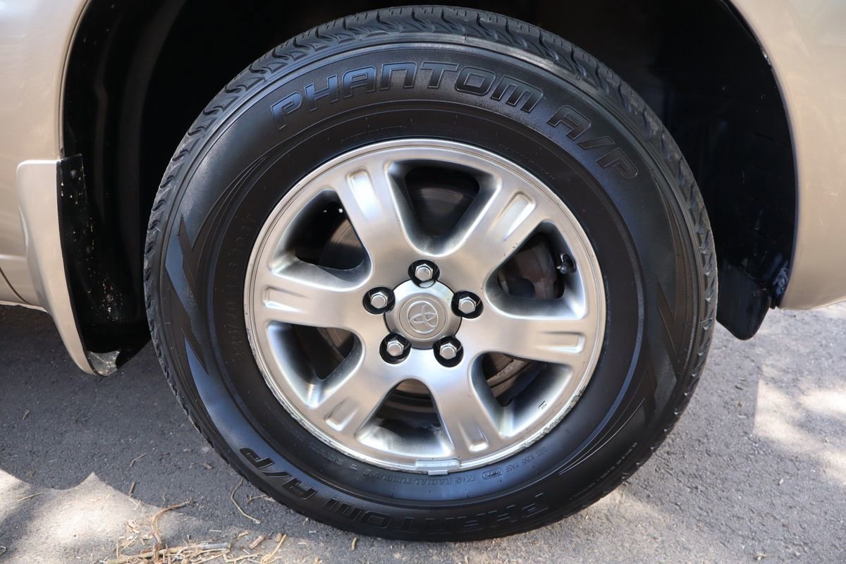 Used 2005 Toyota Highlander 2WD V6 w/ 3rd Row image 42