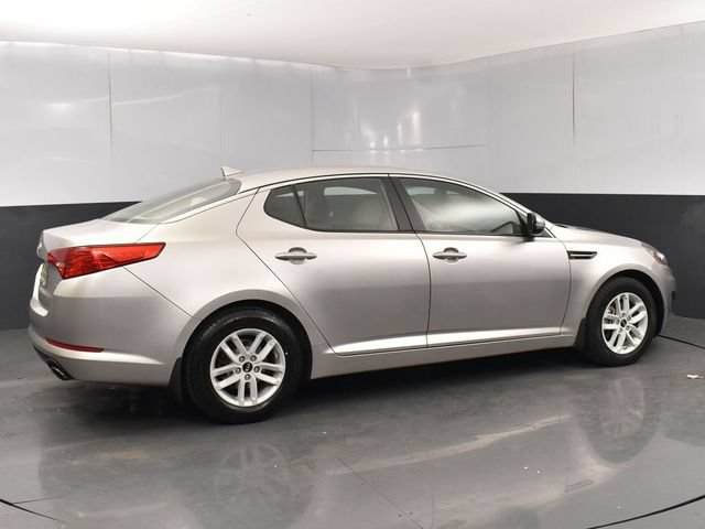 Used 2011 Kia Optima LX FWD image 3