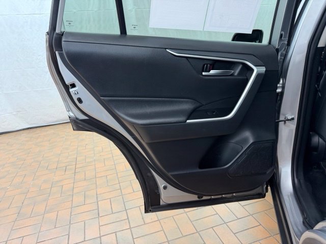 Used 2019 Toyota RAV4 XLE FWD image 20