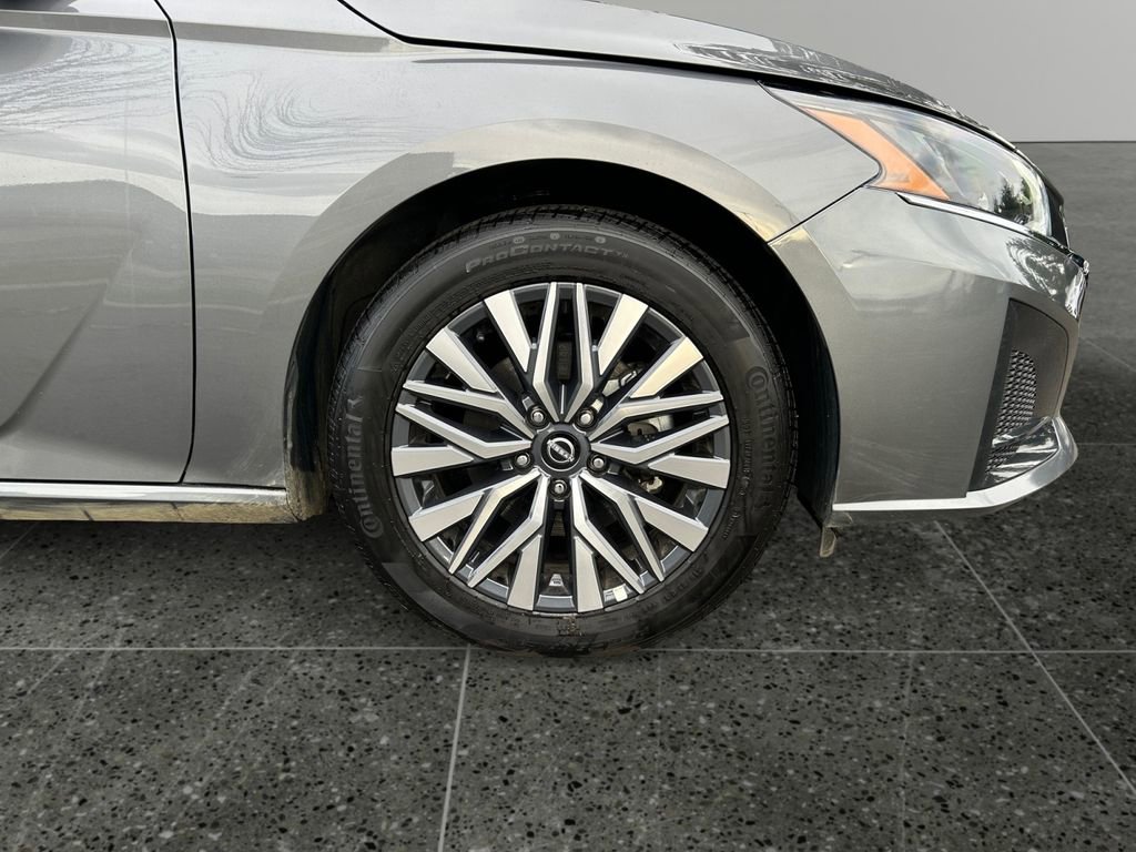 Used 2025 Nissan Altima 2.5 SV image 9