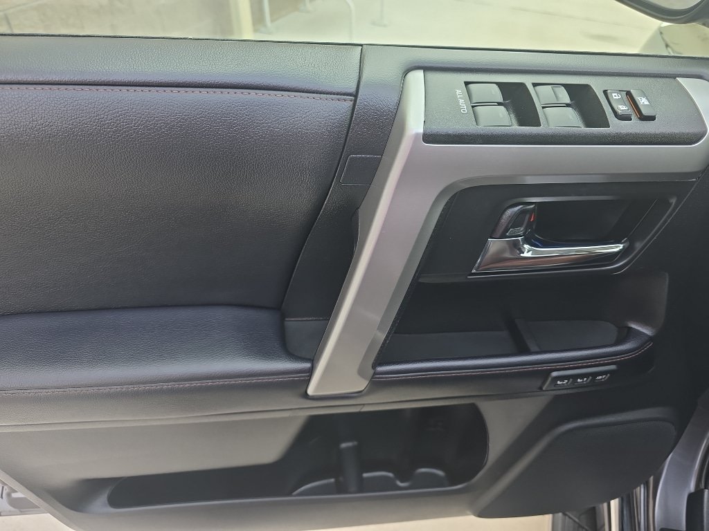 Used 2022 Toyota 4Runner Limited AWD/4WD image 15