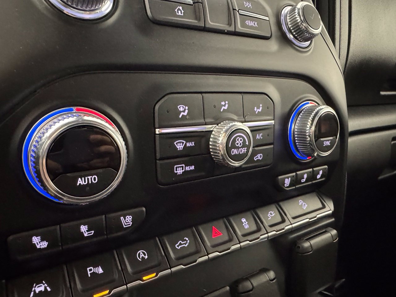 Used 2021 GMC Sierra 1500 AT4 w/ AT4 Premium Package AWD/4WD image 25