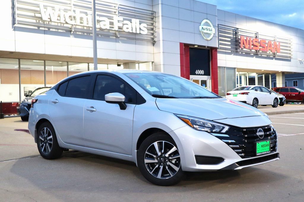 New 2025 Nissan Versa SV w/ Trunk Package