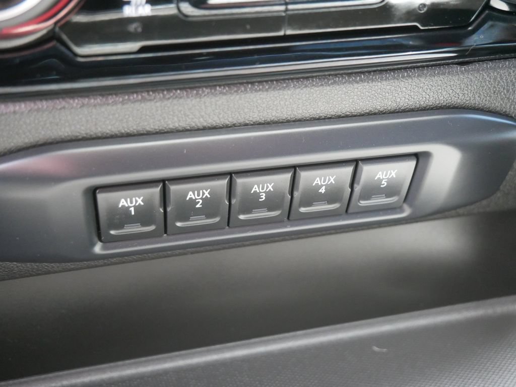 Used 2024 Chevrolet Silverado 3500 High Country w/ High Country Premium Package AWD/4WD image 35
