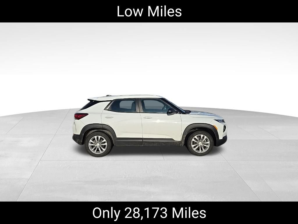 Used 2023 Chevrolet TrailBlazer LS image 2