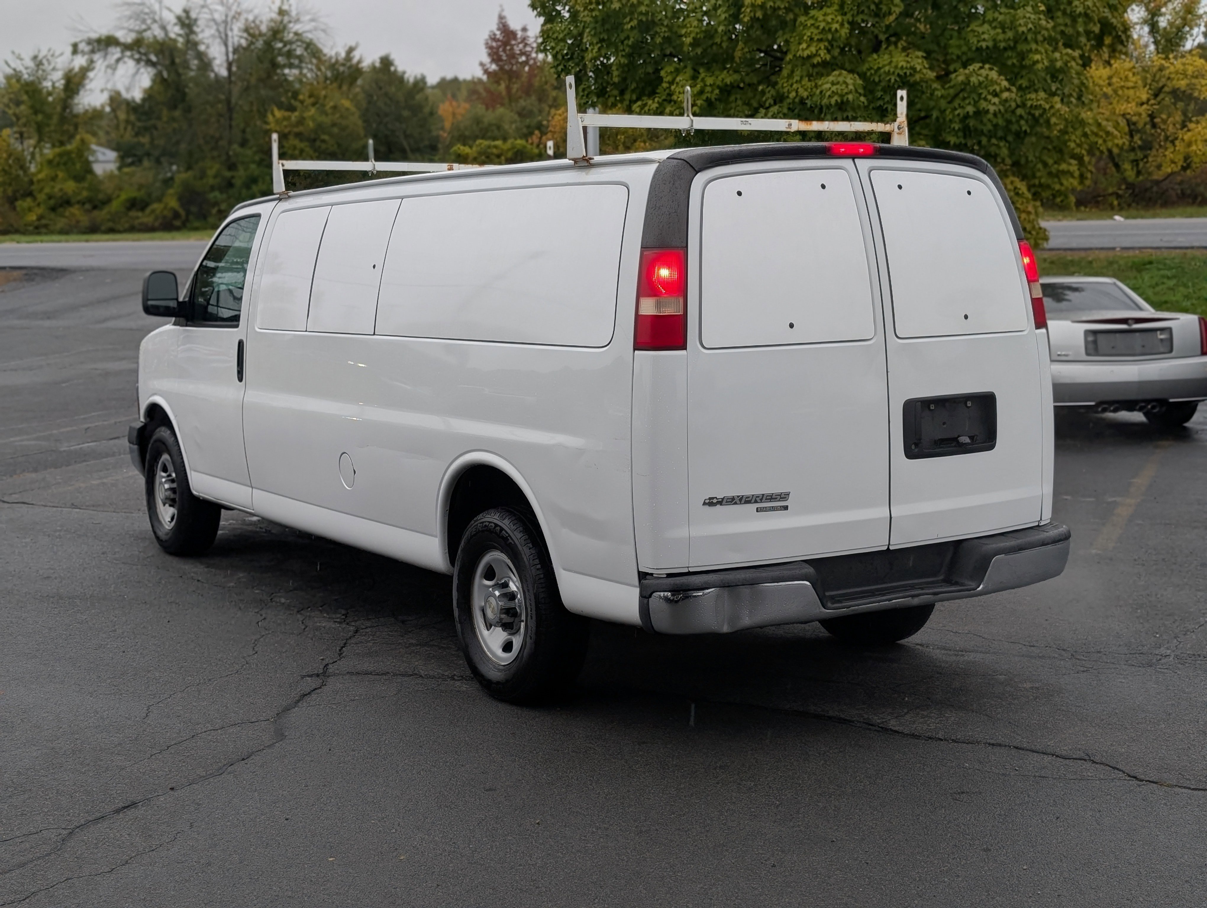 Used 2015 Chevrolet Express 3500 LT w/ LT Preferred Equipment Group image 7