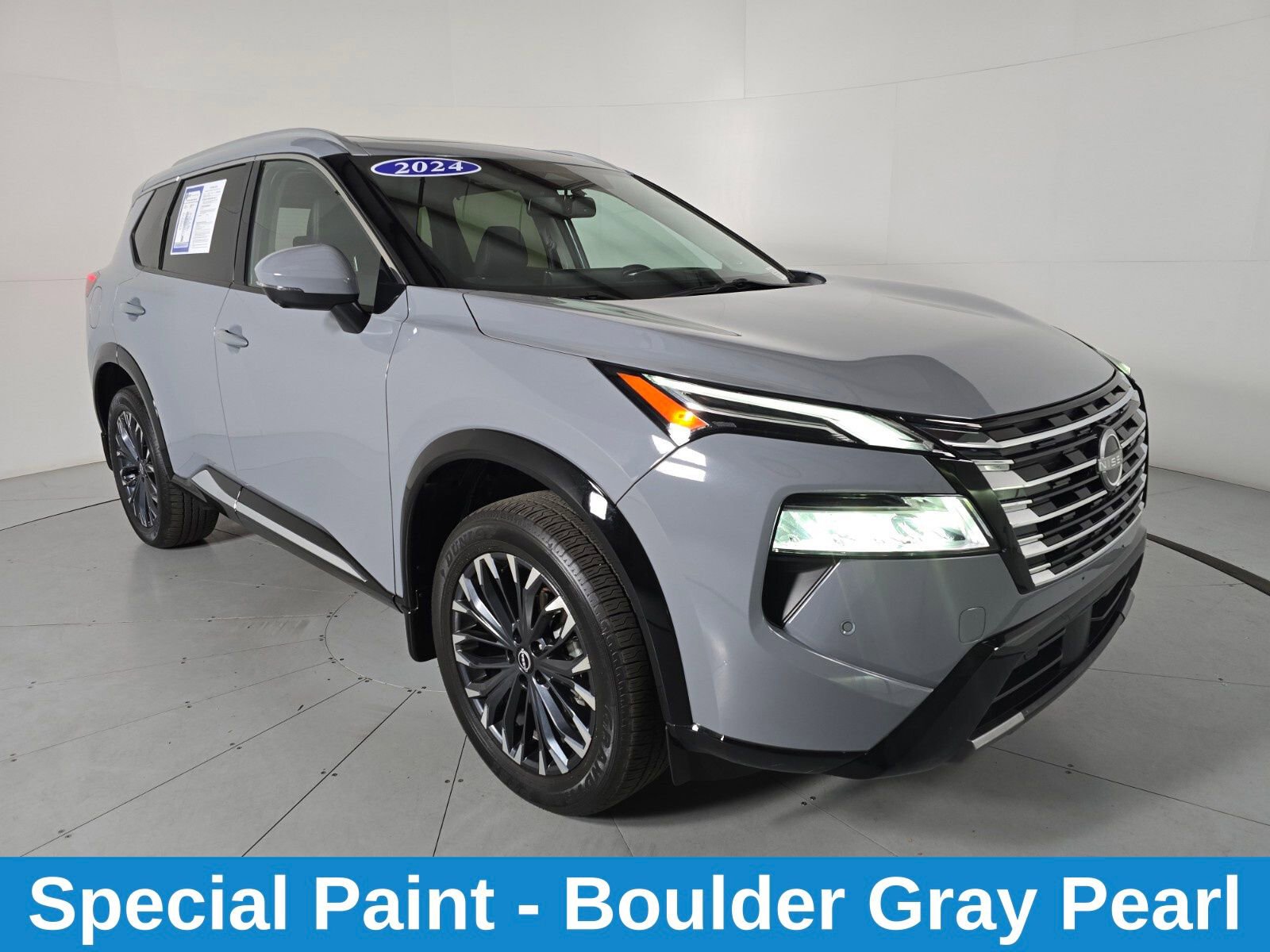 Used 2024 Nissan Rogue Platinum w/ Platinum Premium Package image 8