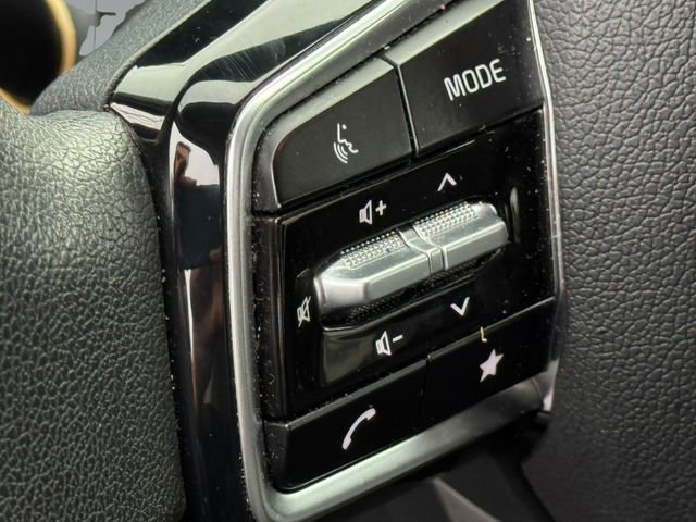 Used 2024 Kia Sorento LX FWD image 11