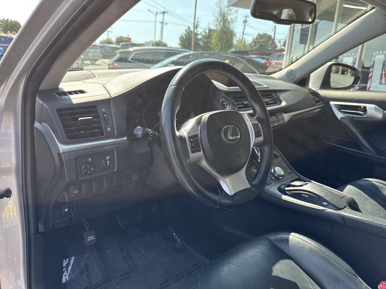 Used 2011 Lexus CT 200h Premium w/ Leather Pkg FWD image 31