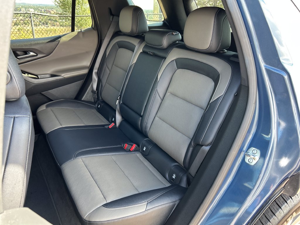 Used 2025 Chevrolet Equinox LT w/ Convenience Package II AWD/4WD image 18