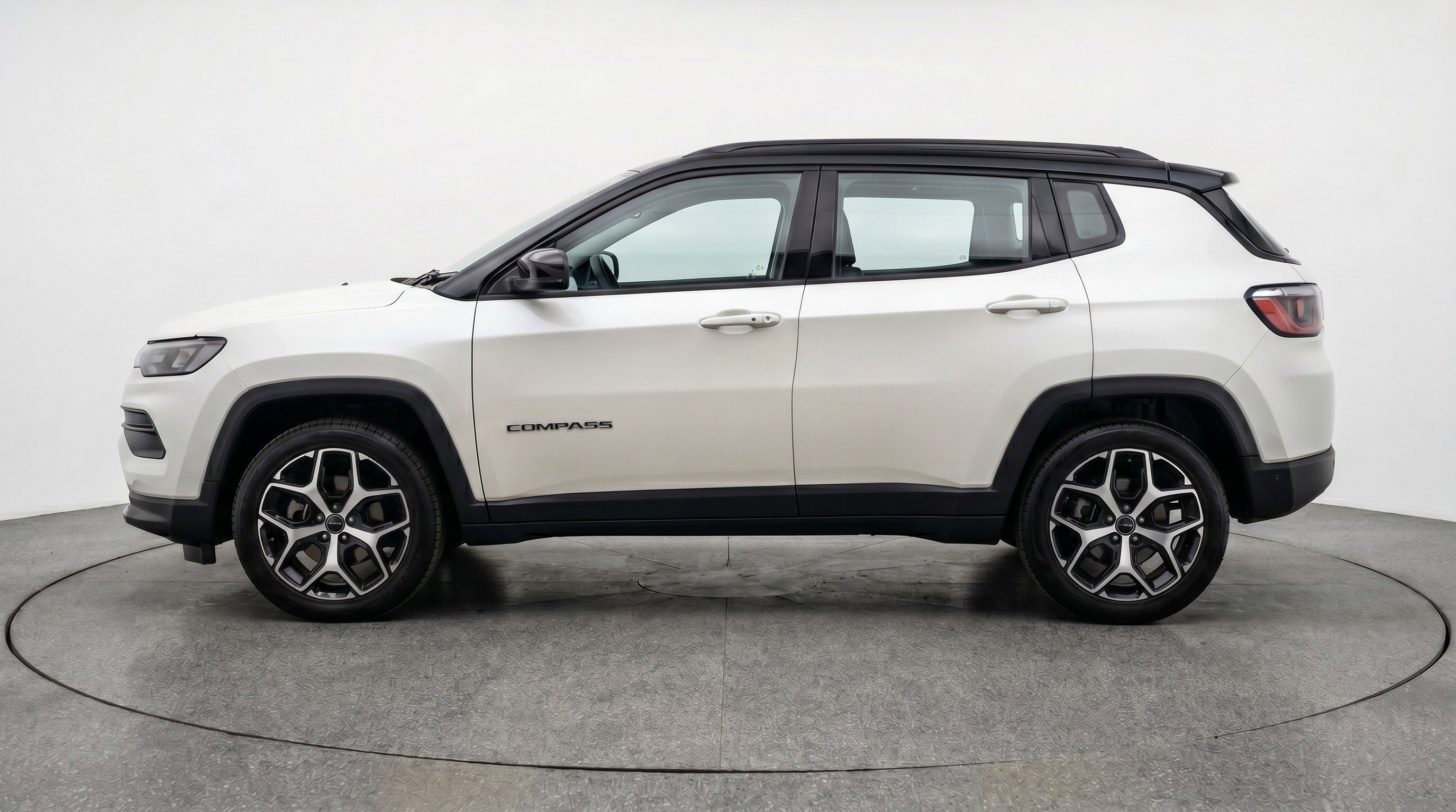 Used 2025 Jeep Compass Limited AWD/4WD image 5