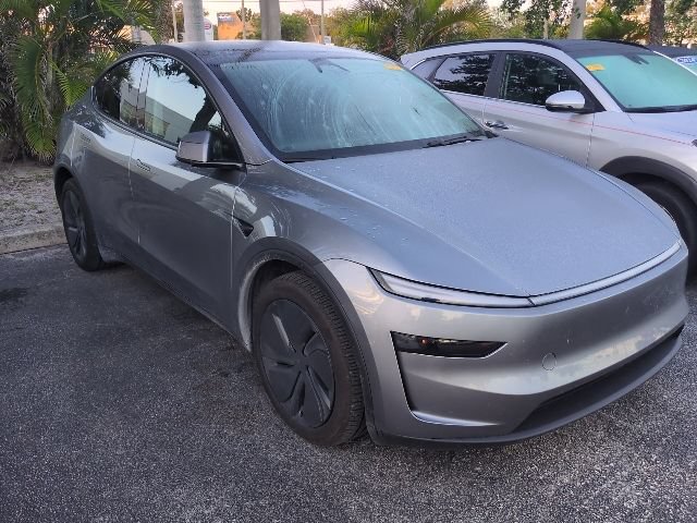 Used 2026 Tesla Model Y Long Range AWD/4WD image 1