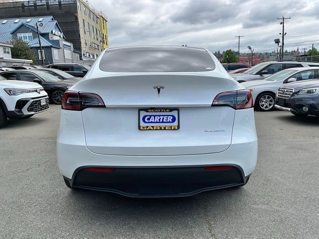 Used 2024 Tesla Model Y Long Range AWD/4WD image 7