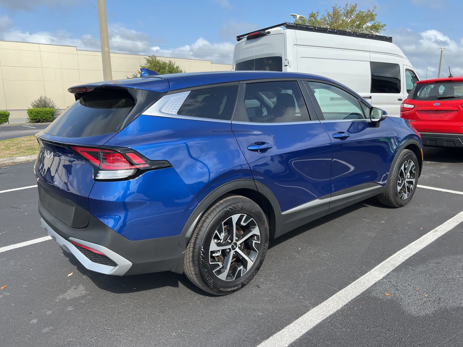 Used 2025 Kia Sportage EX image 7