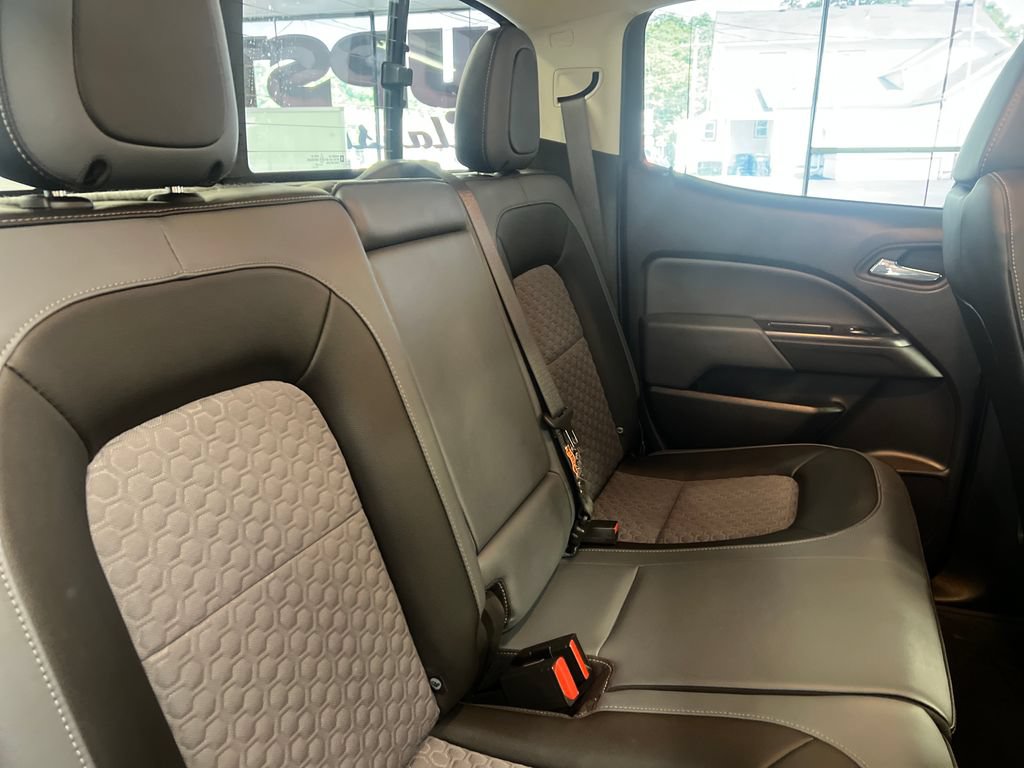 Used 2021 Chevrolet Colorado Z71 w/ Safety Package AWD/4WD image 39