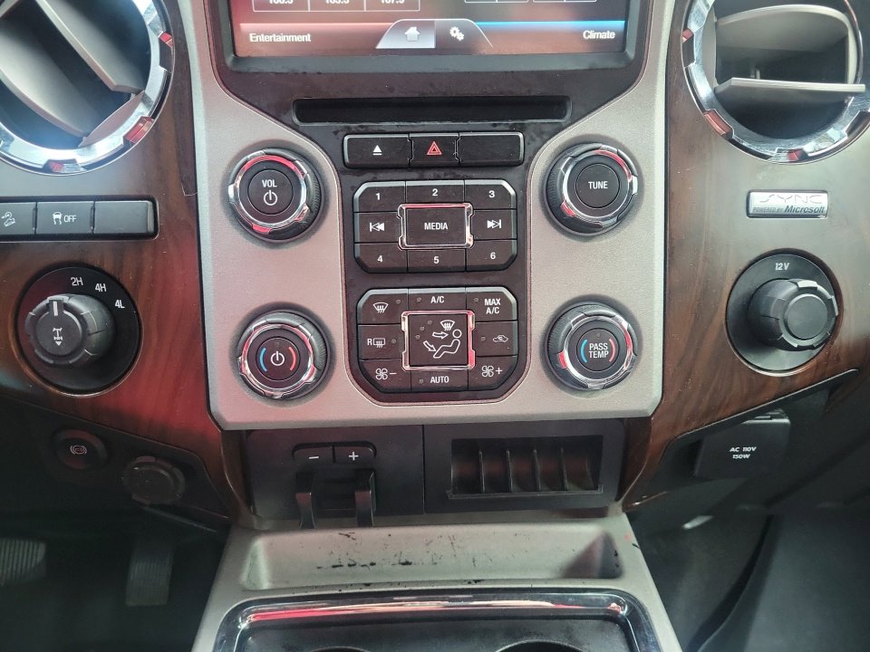 Used 2015 Ford F250 Lariat w/ Chrome Package image 22