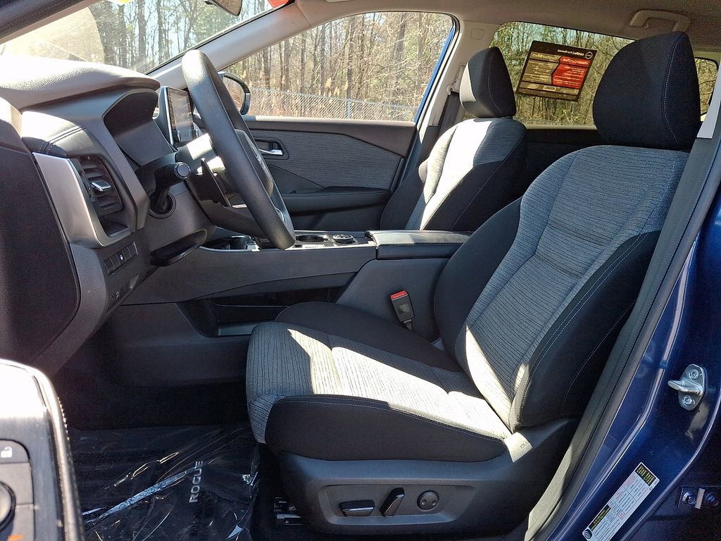 Certified 2023 Nissan Rogue SV image 15