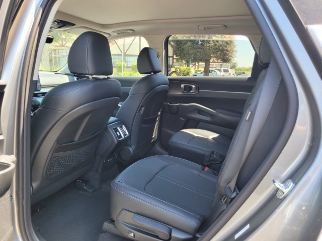 New 2026 Kia Sorento EX w/ EX Premium Package FWD image 6