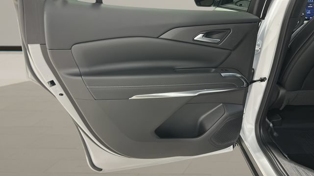 New 2027 Chevrolet Traverse LT w/ Midnight/Sport Edition FWD image 29