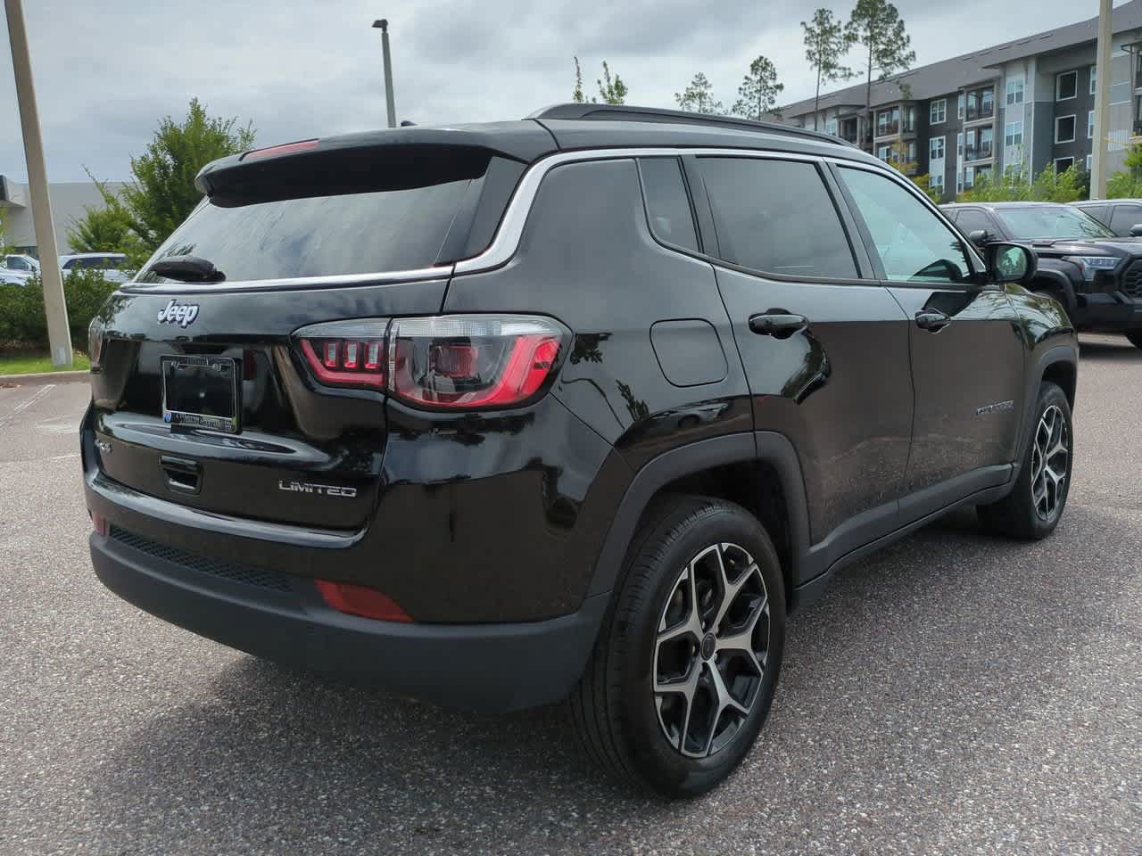 Used 2025 Jeep Compass Limited AWD/4WD image 6