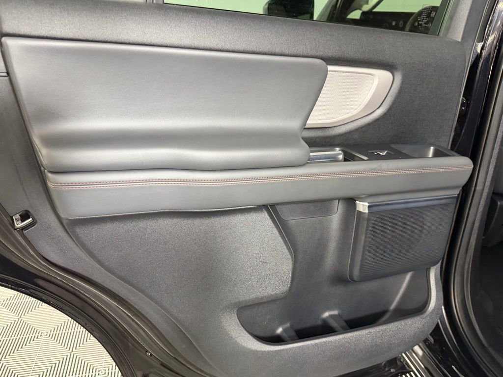 Used 2025 Ford Expedition Active image 25