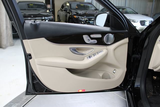 Used 2020 Mercedes-Benz C 300 Sedan image 27