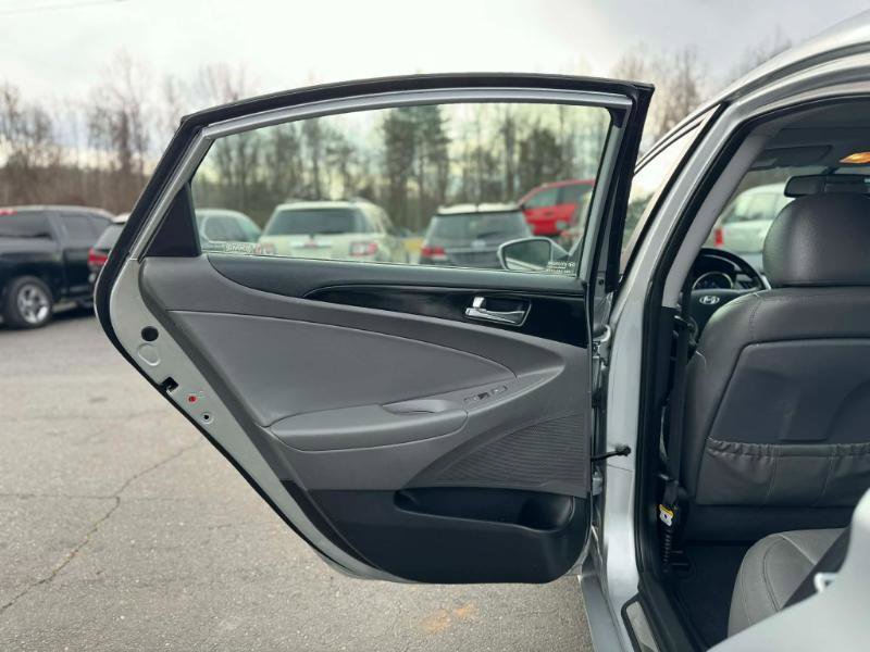Used 2013 Hyundai Sonata Limited FWD image 11