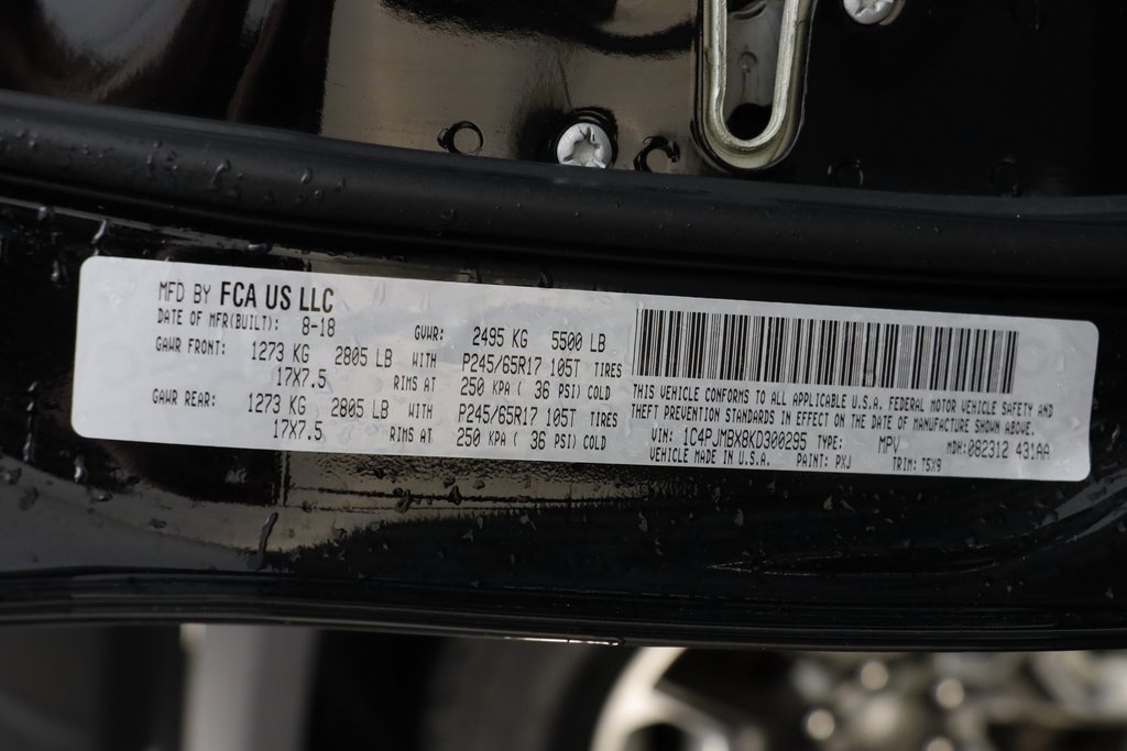 Used 2019 Jeep Cherokee Trailhawk w/ Cold Weather Group image 24