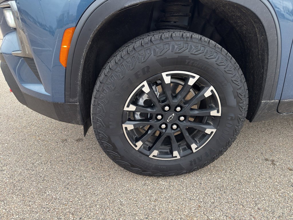 Used 2025 Chevrolet Traverse Z71 w/ Driver Confidence Package image 10