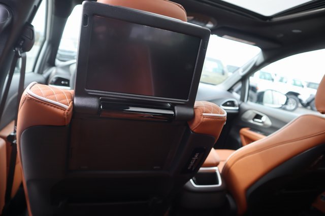 New 2026 Chrysler Pacifica Pinnacle image 18