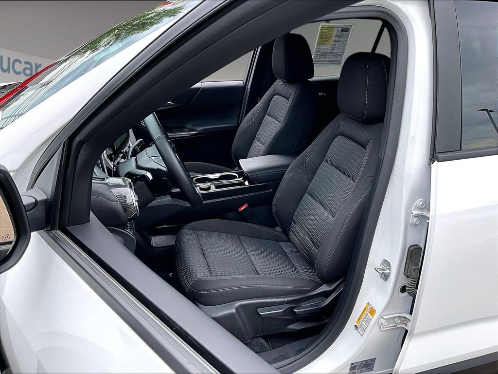 Used 2026 Chevrolet Equinox LT AWD/4WD image 10