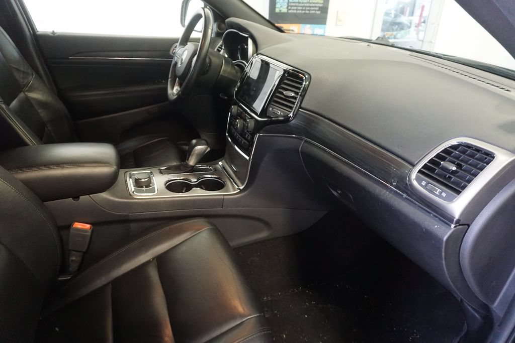 Used 2019 Jeep Grand Cherokee Limited AWD/4WD image 16