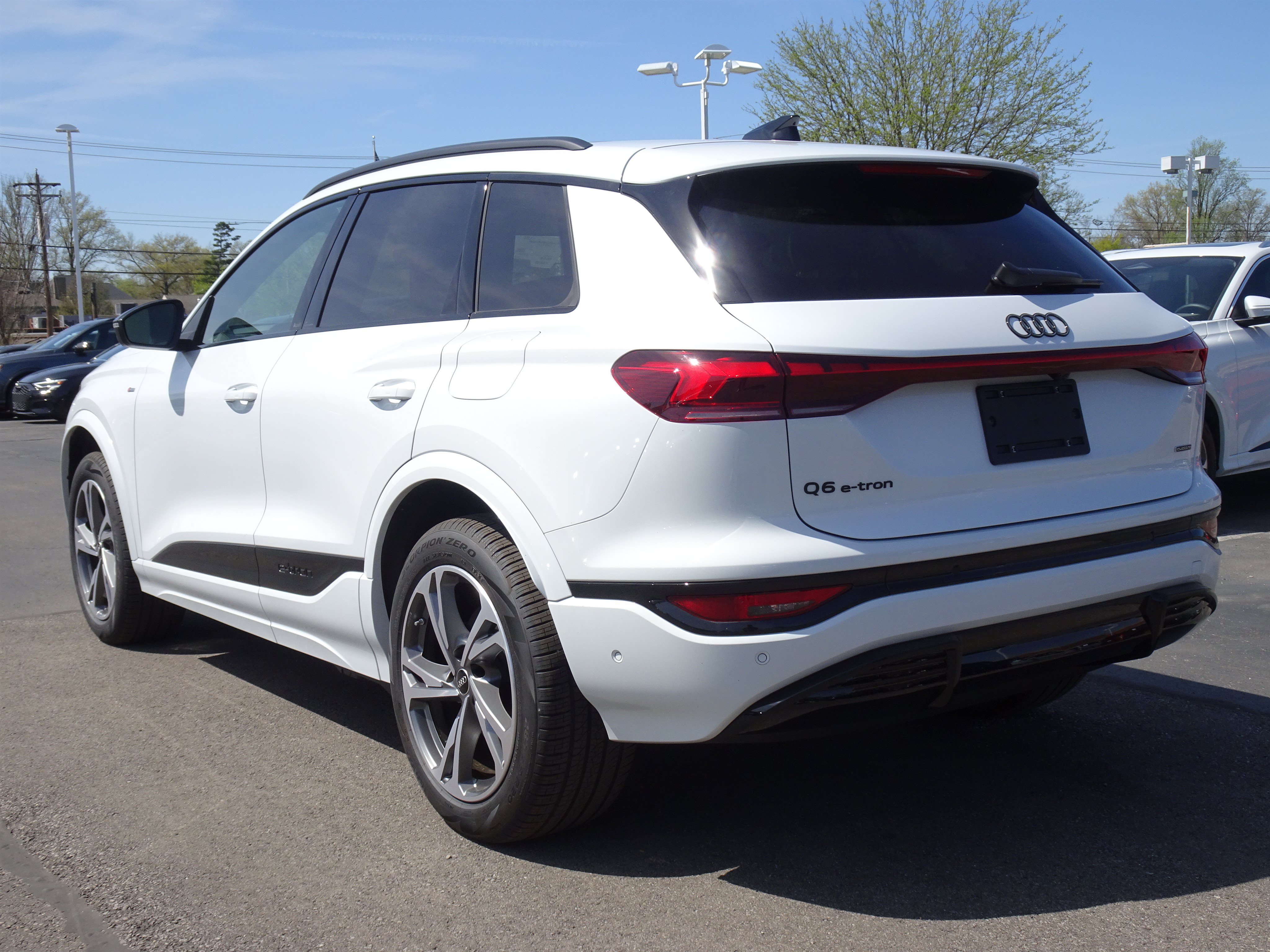 New 2027 Audi Q6 e-tron Premium Plus AWD/4WD image 3