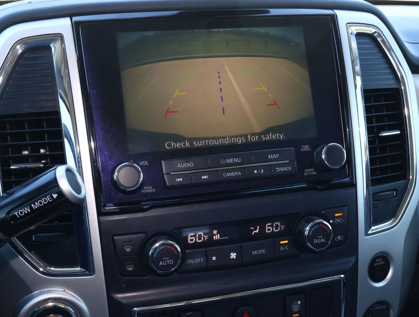 Used 2020 Nissan Titan SV w/ SV Convenience Package image 25