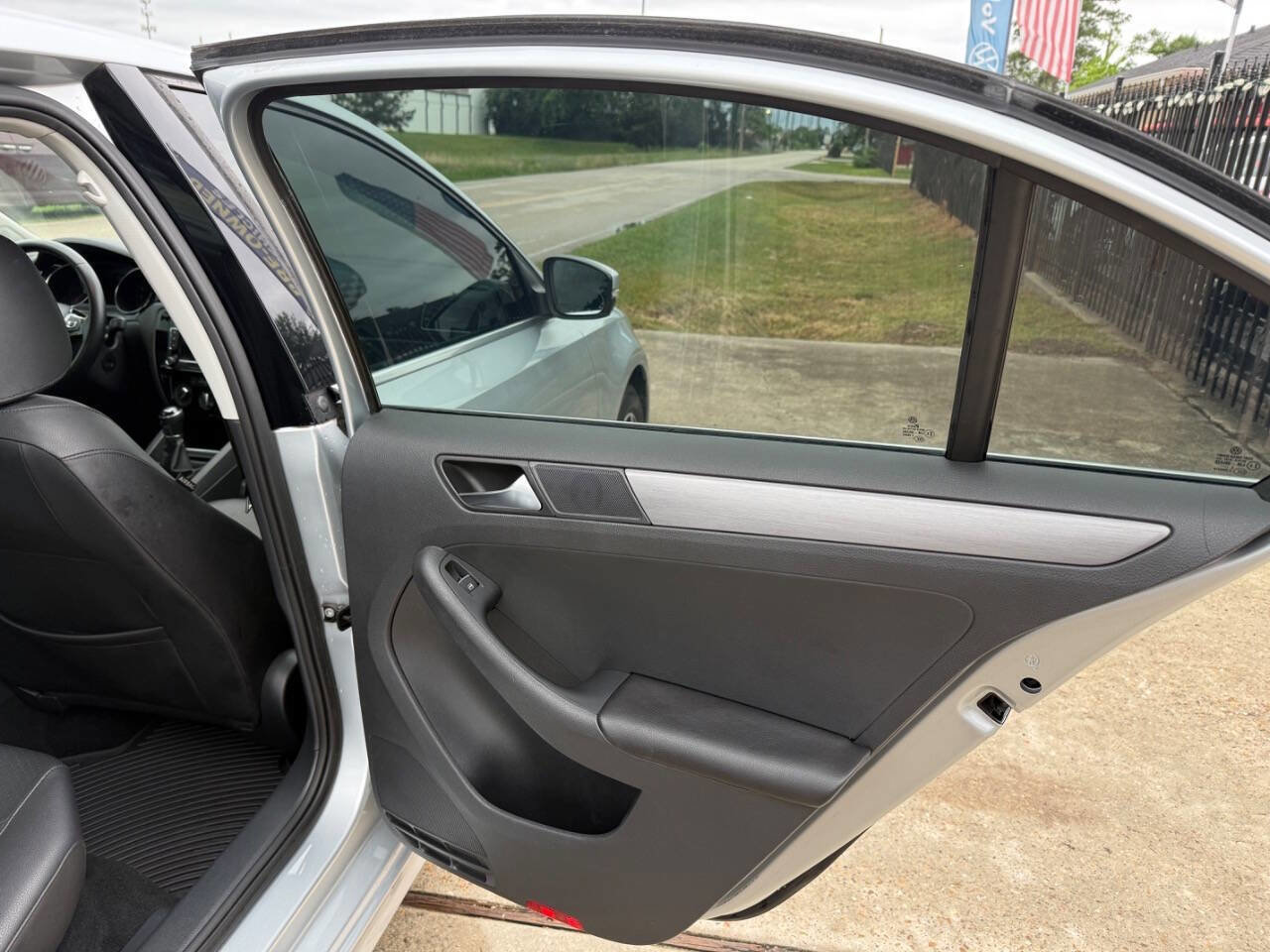 Used 2015 Volkswagen Jetta TDI SE image 17
