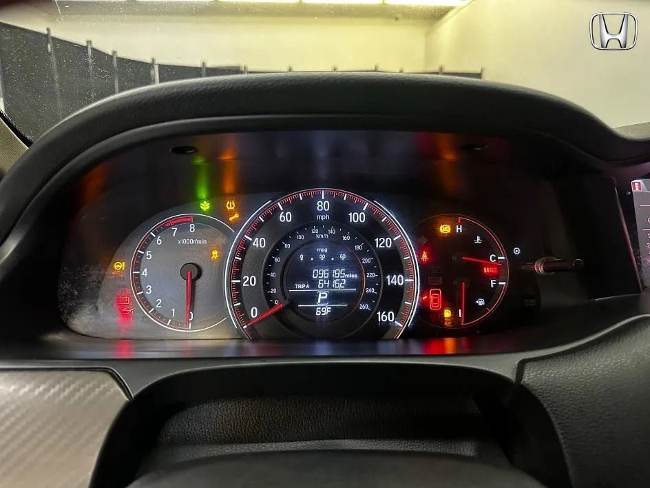 Used 2017 Honda Accord Sport image 11