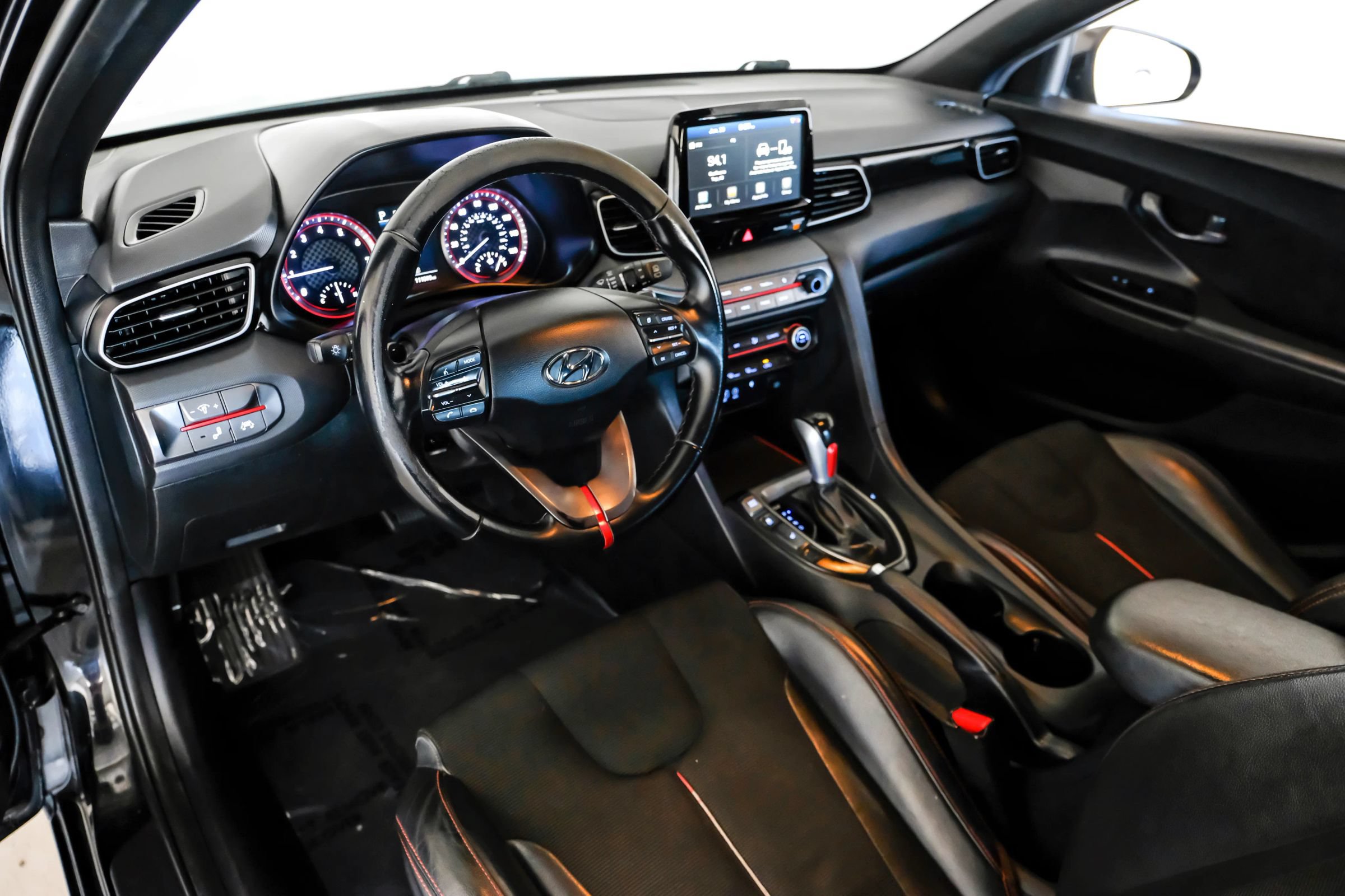Used 2019 Hyundai Veloster 2.0 Premium FWD image 2
