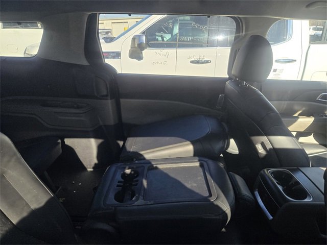 Used 2025 Kia Carnival EX image 3