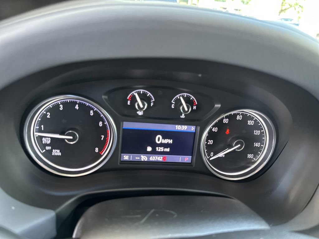 Used 2021 Buick Enclave Essence FWD image 39