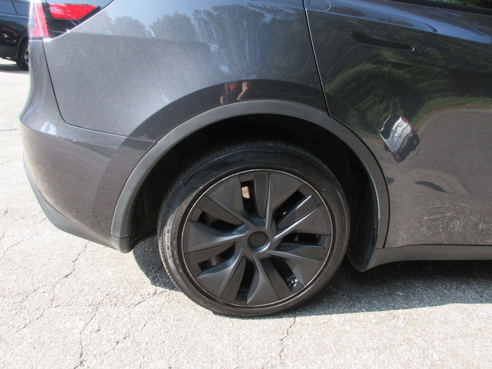 Used 2025 Tesla Model Y Long Range AWD/4WD image 20