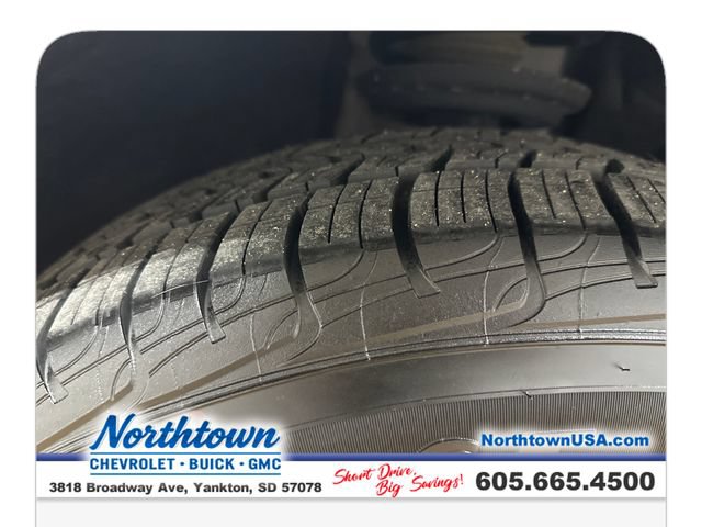 Used 2018 Buick Enclave Essence AWD/4WD image 19