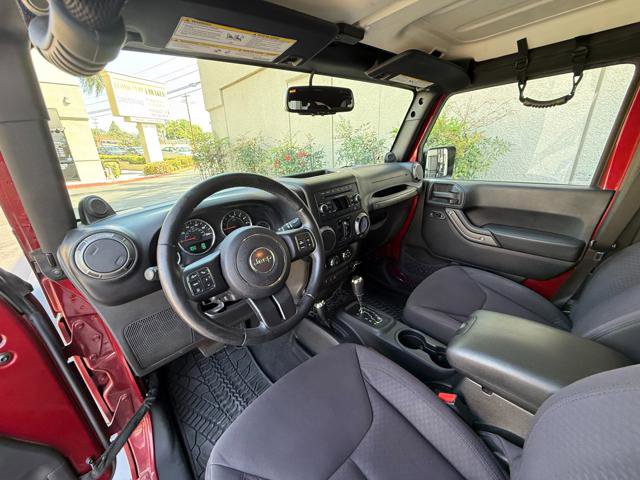 Used 2013 Jeep Wrangler Unlimited Sport image 14