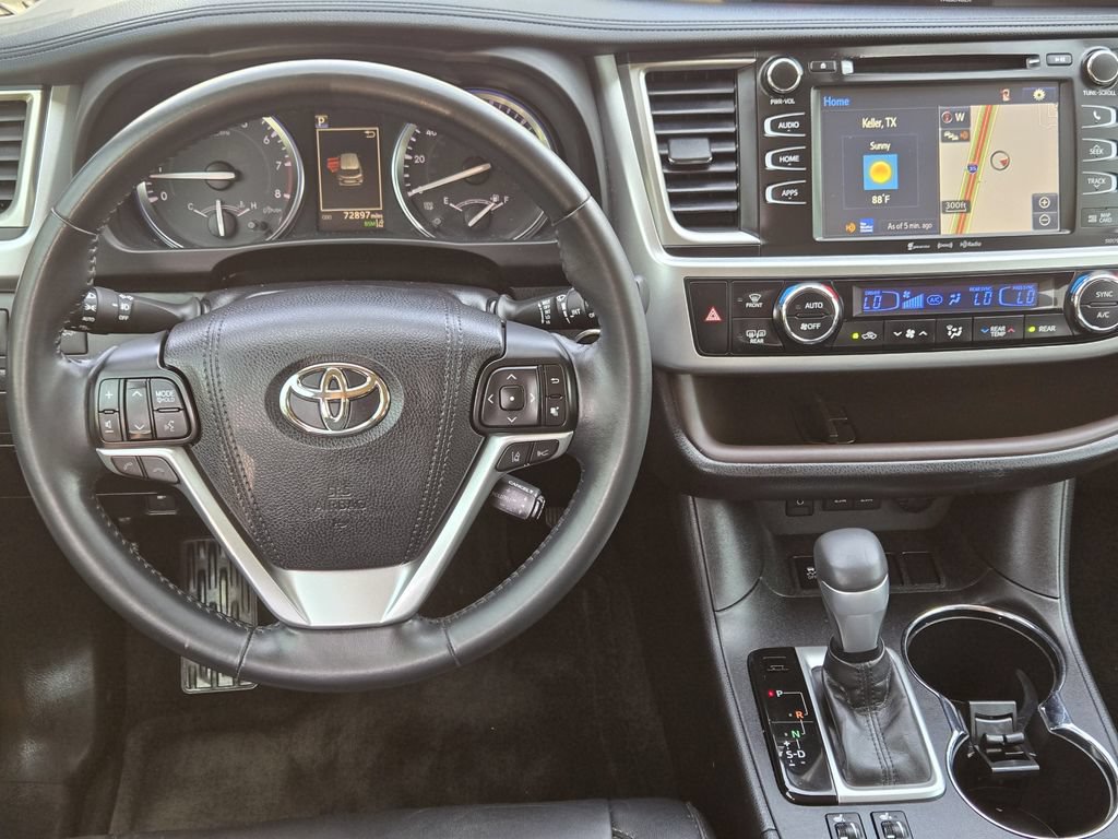 Used 2017 Toyota Highlander XLE FWD image 10